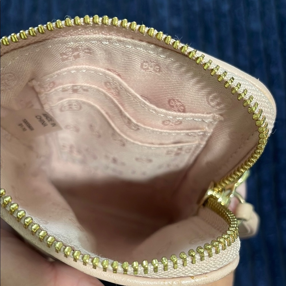 Tory Burch Blush Quilted Phone Crossbody - Picture 13 of 13